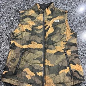 Like new The North Face women’s Camo puffer vest